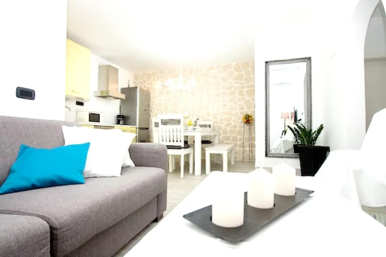 Modern Apartment In Trogir 70 M² Parking Included